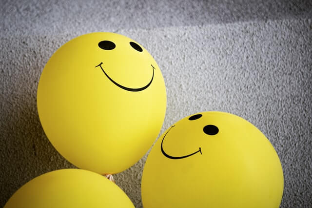 smiley face balloon